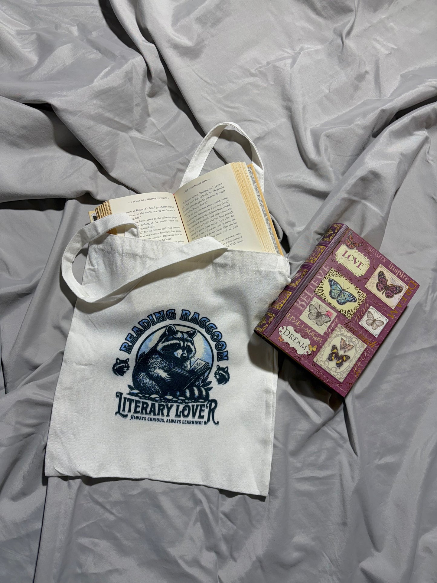 Reading Raccoon - Tote Bag