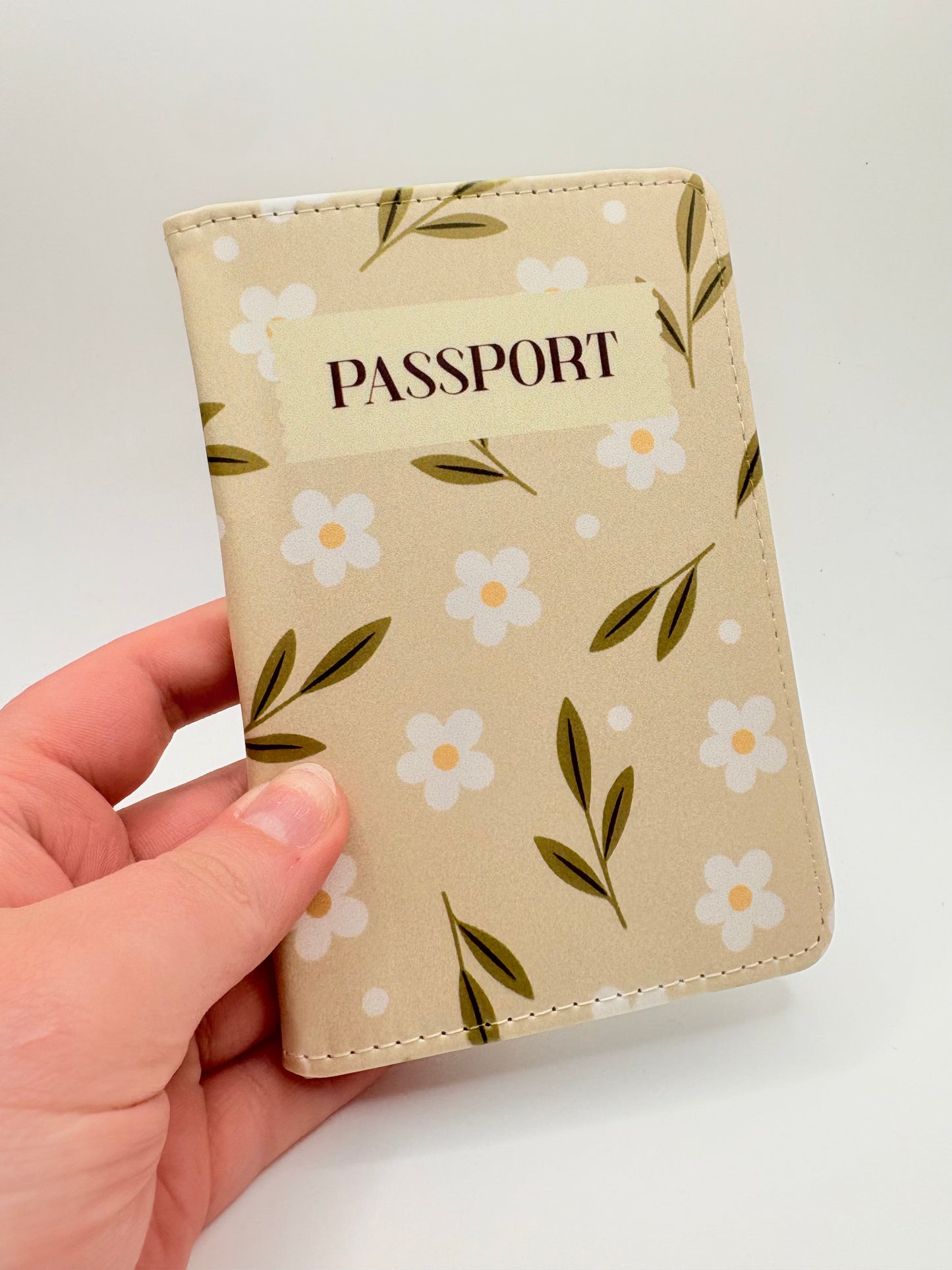 Floral Passport Cover – Beige Daisy Pattern Travel Wallet