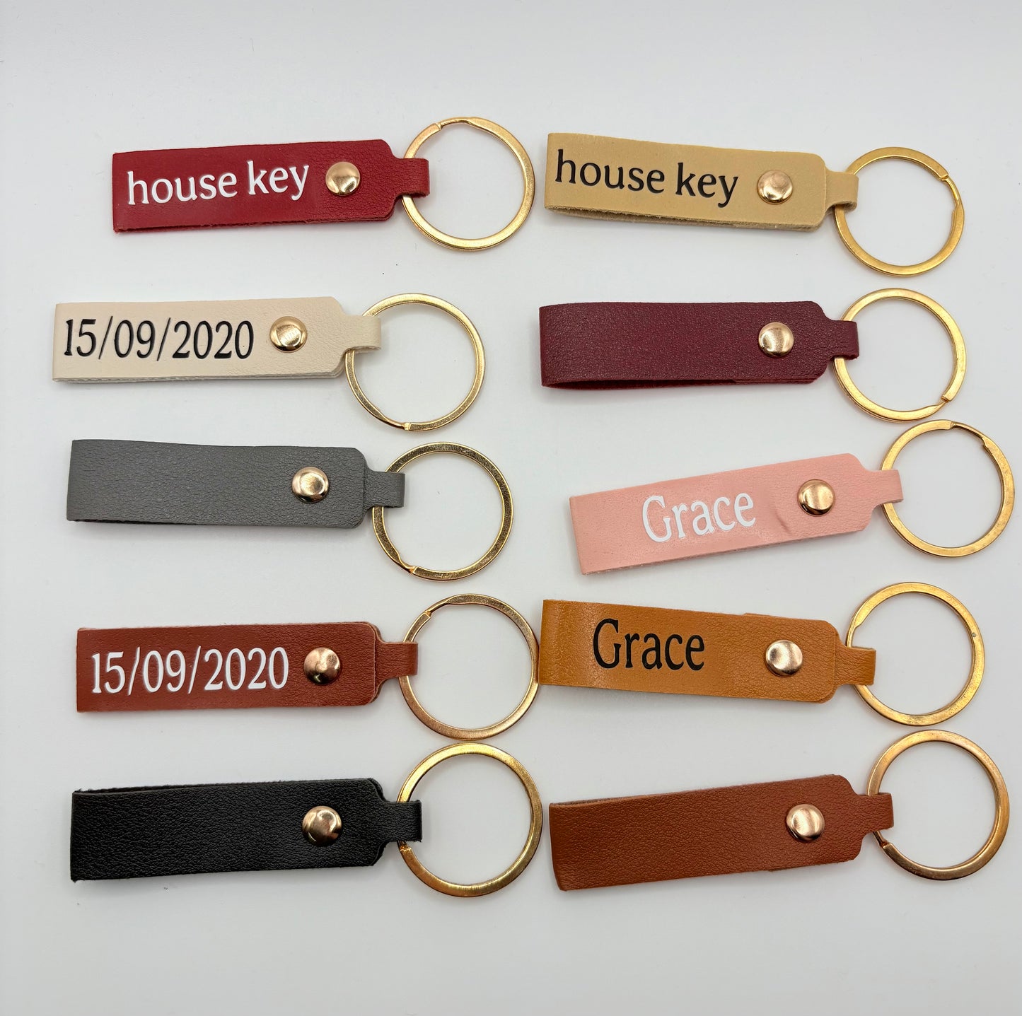 Personalized Keychain | Custom Name Keyring | Key Tag with Gold Ring | 7cm – Choice of Color and Text