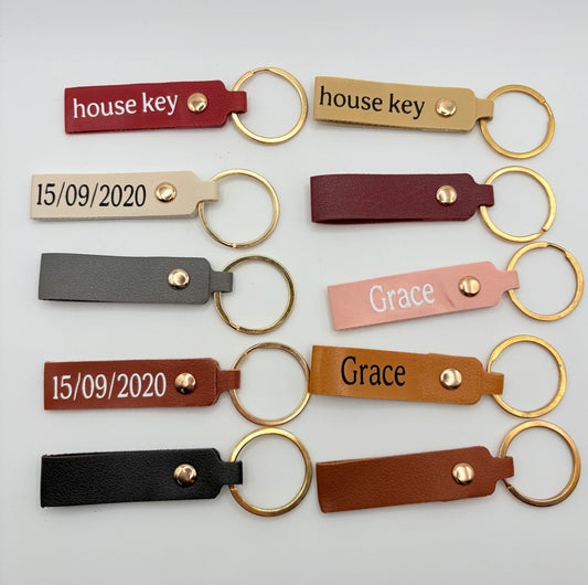 Personalized Keychain | Custom Name Keyring | Key Tag with Gold Ring | 7cm – Choice of Color and Text